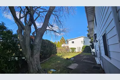 24 Valley Ct, Secaucus, NJ 07094 - Photo 12
