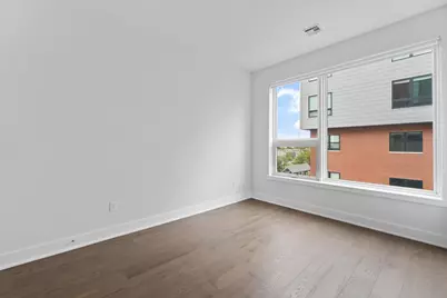 260 Avenue E #201, Bayonne, NJ 07002 - Photo 2