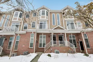 273 Roslyn Ct, West New York, NJ 07093 - Photo 2