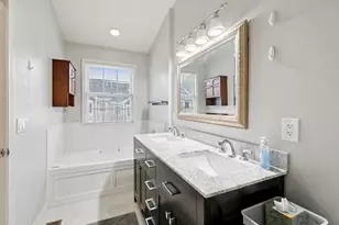 273 Roslyn Ct, West New York, NJ 07093 - Photo 22