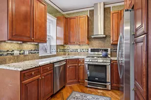 239 Desoto Pl, Cliffside Park, NJ 07010 - Photo 12