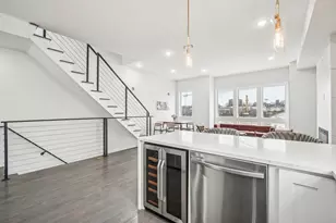 98 Van Horne St, Jersey City, NJ 07304 - Photo 2