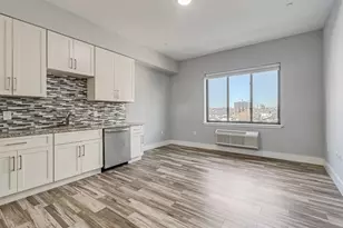 424 Whiton St, Jersey City, NJ 07304 - Photo 8