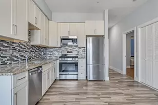 424 Whiton St, Jersey City, NJ 07304 - Photo 1