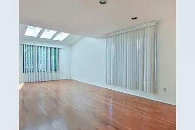 700 Mainsail Lane #700, Secaucus, NJ 07094 - Photo 2