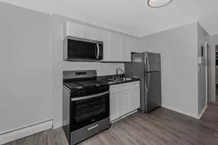 423 Avenue C, Bayonne, NJ 07002 - Photo 2