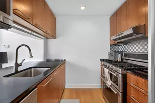 25 Hudson St, Jersey City, NJ 07302 - Photo 6