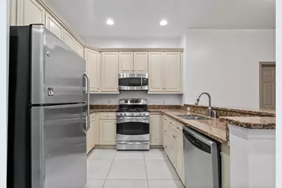 7400 River Rd #116, North Bergen, NJ 07047 - Photo 2