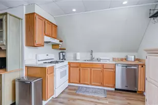 28 W 37th St, Bayonne, NJ 07002 - Photo 4