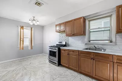 70 Warner Ave, Jersey City, NJ 07305 - Photo 16
