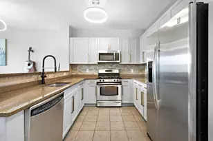 15 Freedom Way, Jersey City, NJ 07305 - Photo 12