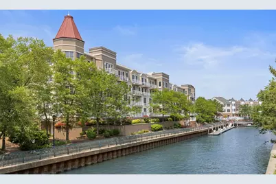 15 Freedom Way #401, Jersey City, NJ 07305 - Photo 2