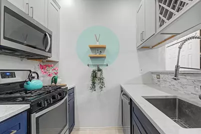 111 Cottonwood St, Jersey City, NJ 07305 - Photo 8