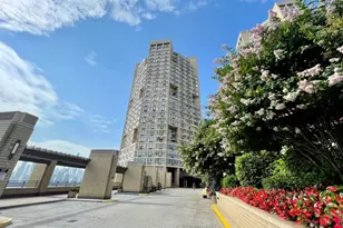 7000 Blvd E, Guttenberg, NJ 07093 - Photo 2