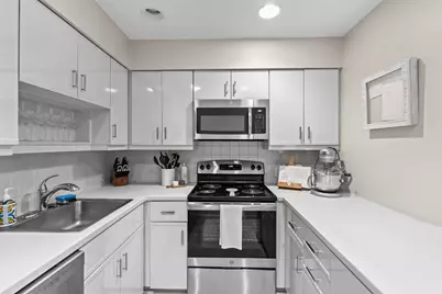 100 Shearwater Ct East #31, Jersey City, NJ 07305 - Photo 10