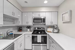 100 Shearwater Ct E, Jersey City, NJ 07305 - Photo 10