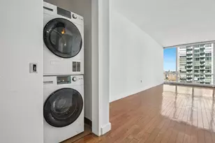 20 Newport Pkwy, Jersey City, NJ 07310 - Photo 4