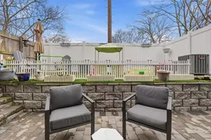 19 Eastern Pkwy, Jersey City, NJ 07305 - Photo 16