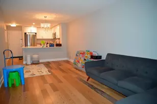 403 Hancock Ct, Edgewater, NJ 07020 - Photo 4