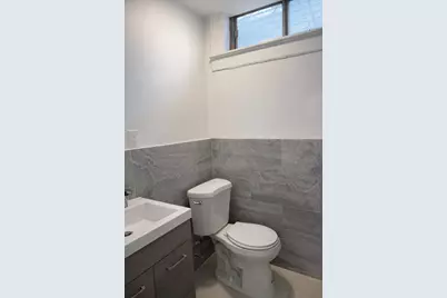 138 Bayview Ave, Jersey City, NJ 07305 - Photo 4