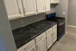 16 N End Dr, Secaucus, NJ 07094 - Photo 6