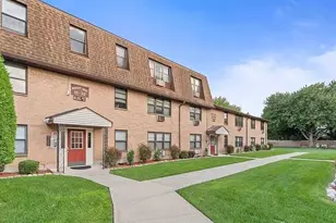 16 N End Dr, Secaucus, NJ 07094 - Photo 4