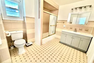 163 Jewett Ave, Jersey City, NJ 07304 - Photo 8