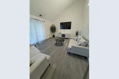 107 Sunshine Ct, Sayreville, NJ 08859 - Photo 2