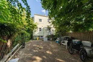 17 Bayside Pl, Jersey City, NJ 07305 - Photo 2