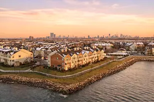 60 Tottenham Ct, Jersey City, NJ 07305 - Photo 34