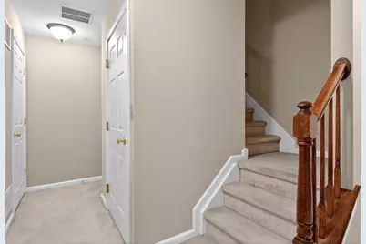 60 Tottenham Ct, Jersey City, NJ 07305 - Photo 28