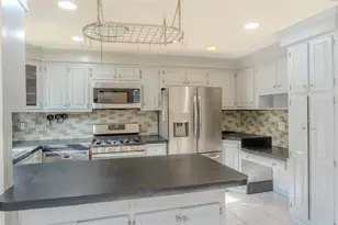 132 W 32nd St, Bayonne, NJ 07002 - Photo 16