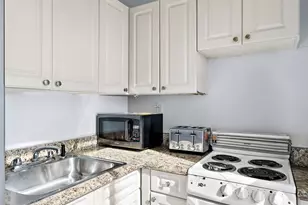 100 Manhattan Ave, Union City, NJ 07087 - Photo 8