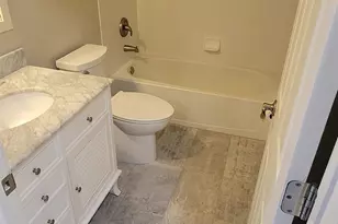 13 McMartin Ct, Jersey City, NJ 07305 - Photo 16