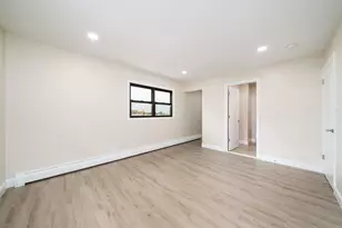 213 Manhattan Ave, Jersey City, NJ 07307 - Photo 16