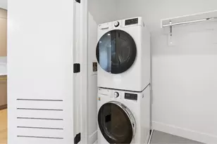 35 Orchard St, Jersey City, NJ 07306 - Photo 8