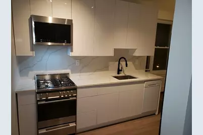 135 Van Wagenen Ave #4B, Jersey City, NJ 07306 - Photo 4