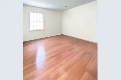 85 Grieco Dr #2, Jersey City, NJ 07305 - Photo 6