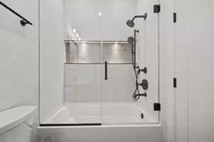 160 Central Ave, Jersey City, NJ 07307 - Photo 20