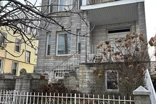 21 Bayview Ave, Jersey City, NJ 07305 - Photo 2
