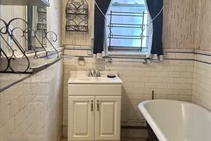 21 Bayview Ave, Jersey City, NJ 07305 - Photo 6