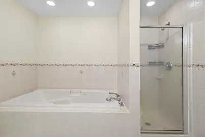 12 Liberty Ct, Secaucus, NJ 07094 - Photo 18