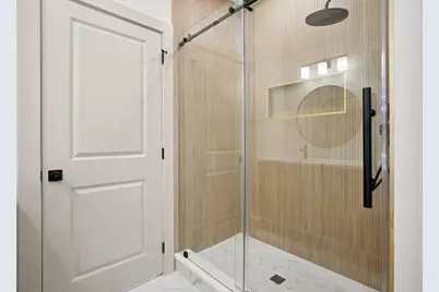 121 Clinton Ave, Jersey City, NJ 07304 - Photo 32