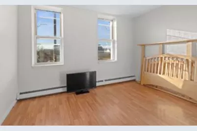 365 Broadway #4, Bayonne, NJ 07002 - Photo 4