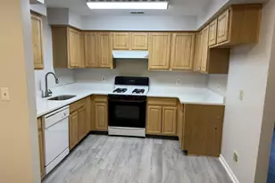 380 Ocean Ave, Jersey City, NJ 07305 - Photo 12