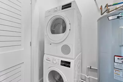 250 Avenue E #202, Bayonne, NJ 07002 - Photo 6