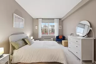 4 Constellation Pl, Jersey City, NJ 07305 - Photo 16