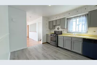 421 Manila Ave #3, Jersey City, NJ 07302 - Photo 6