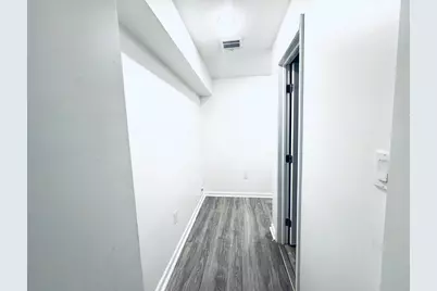 26 Olean Ave, Jersey City, NJ 07304 - Photo 8