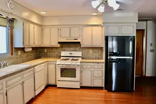 768 4th St, Secaucus, NJ 07094 - Photo 10